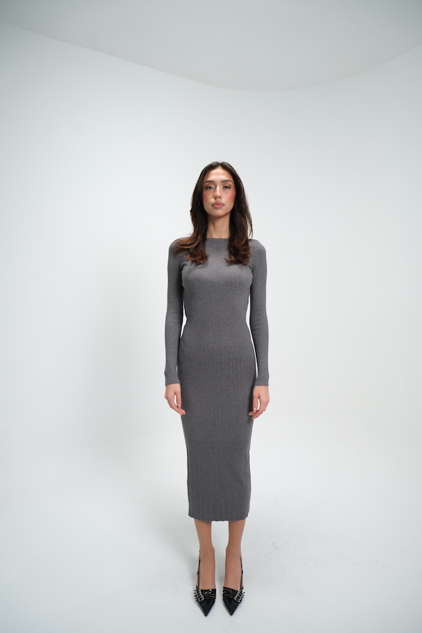 Gri Triko Kayık Yaka Biyeli Elbise Gri Triko Kayık Yaka Biyeli Elbise 2